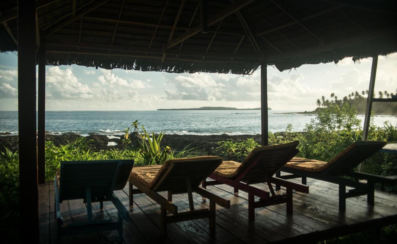 Simeulue Surflodges Lasikin Экстерьер фото